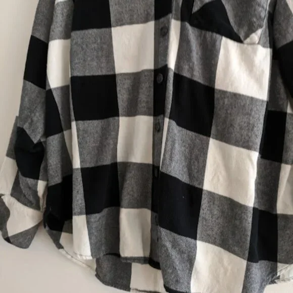 Torrid Cream and Black Plaid Flannel with Hood Size 1/1X - Picture 8 of 10